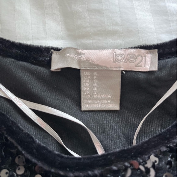 Black sequin dress - Picture 2 of 4